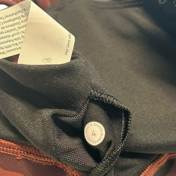 Lululemon Size 4 Energy Sports Bra Heritage 365 Camo Smoky Red Night Strappy Gym - Picture 5 of 9